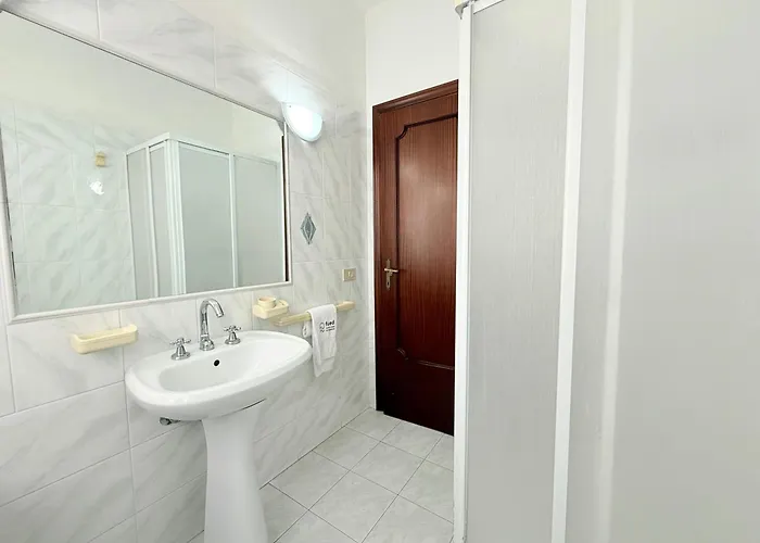 N316 - Numana, Comodo Trilocale Con Ampio Terrazzo * Numana