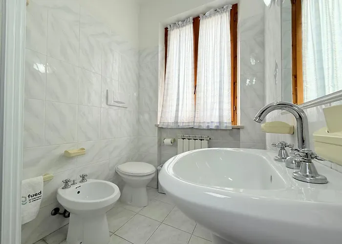 N316 - Numana, Comodo Trilocale Con Ampio Terrazzo *